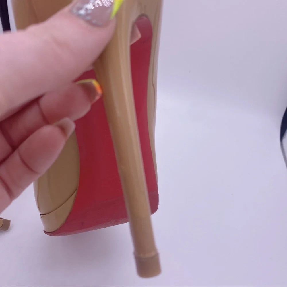 Christian Louboutin nude patent peeptoe heels - Picture 7 of 9